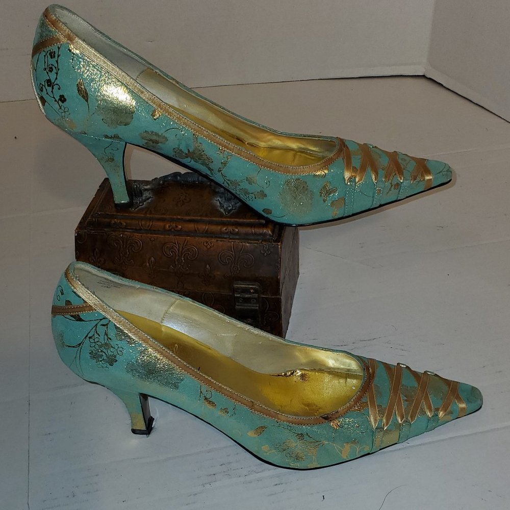 J. Renee Genuine Leather and Silk Ribbon Pumps EUC